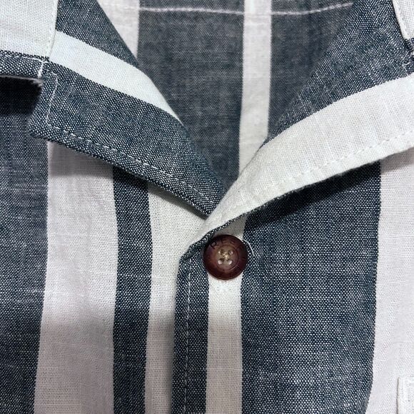 Reef Men’s Button Up Shirt XXL Blue White Striped Short Sleeve 100% Cotton - Picture 4 of 8